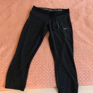 Nike cropped print workout leggings